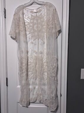 Siren Lily Embroidered Sheer Duster Kimono in Cream Size Small 100% polyester